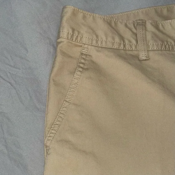 GAP Tan Women's Shorts - Picture 3 of 8